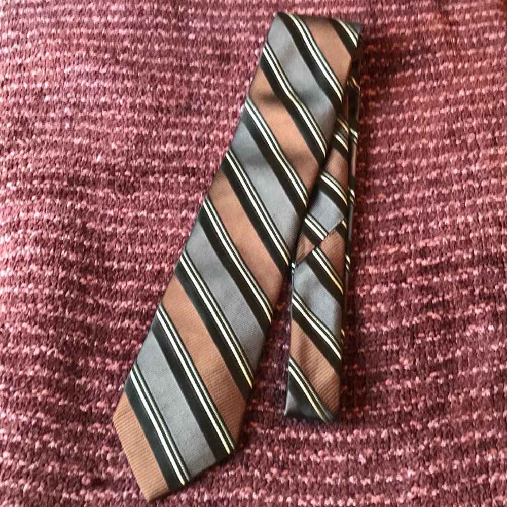 Ike Behar silk tie.